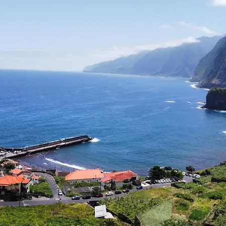 Sunrise Bay - Modern Flat With Stunning Views Apartmán
