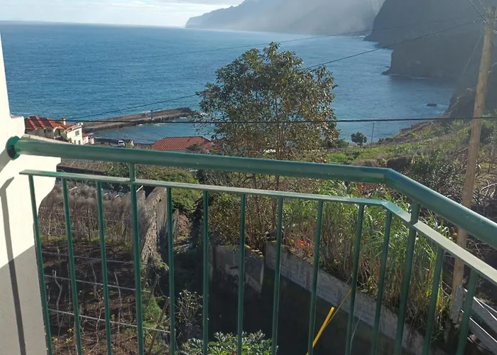 Lejlighed Sunrise Bay - Modern Flat With Stunning Views Seixal (Madeira)